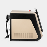 Appareil d'épilation laser équipé de barres laser USA médicales, puissance 2000W, pour traitements rapides et efficaces sur tous types de peaux.Sonde d'épilation laser haut de gamme avec cristal de saphir pour refroidissement instantané et confort optimal. Sonde laser avec réglages directs et affichage intégré, technologie quadri-onde 755 nm, 808 nm, 940 nm et 1064 nm. 